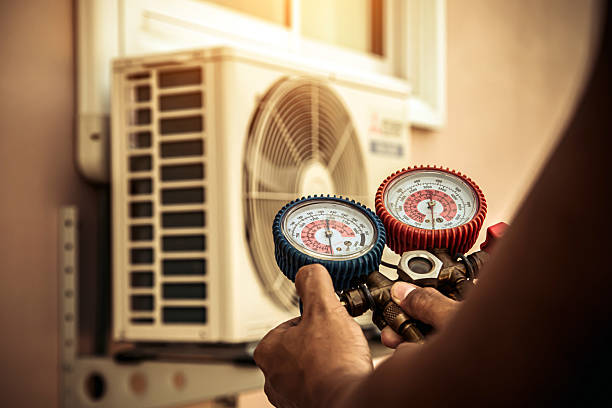 Professional Hvac technician working in Bellevue, PA